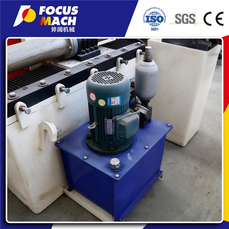 WOOD CORE VENEER ROTARY PEELING MACHINE 5 WOOD CORE VENEER ROTARY PEELING MACHINE 5